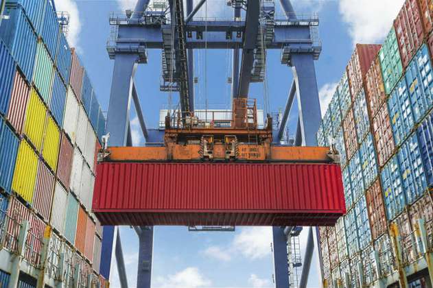 Exportaciones cayeron 24,1 % en enero de 2021