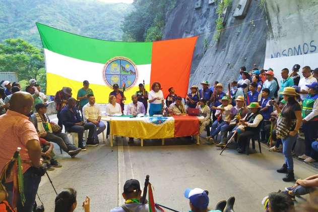 Pese a los diálogos persisten bloqueos en la vía a Buenaventura