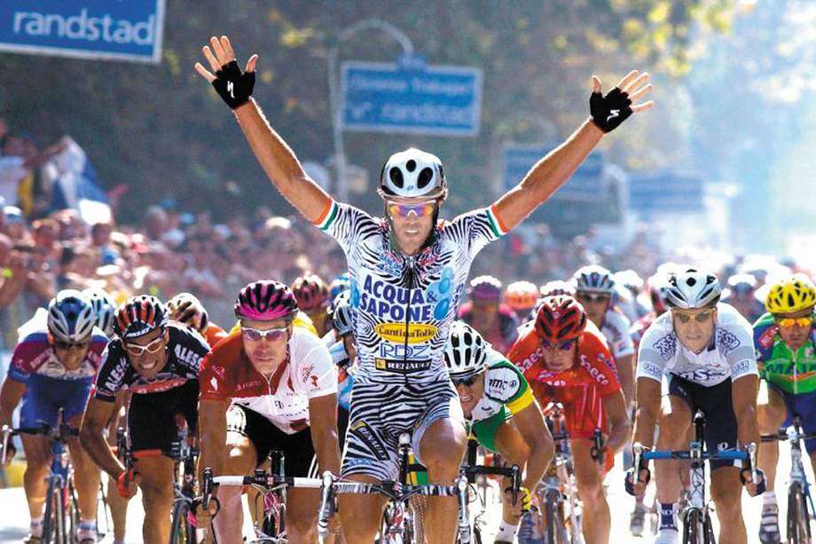 Cycling : Tour Of Spain, Vuelta 2002, Stage 7, Etape, Jaen - Malaga, Cipollini Mario, Joie, Vreugde, Celebration, Zabel Erik, Petacchi Alessandro, Teutenberg Sven, Ronde, Tour,     (Photo by Tim De Waele/Getty Images)