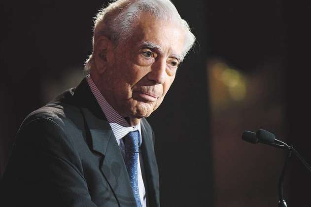 Centro Democrático entregó un reconocimiento al escritor Mario Vargas Llosa
