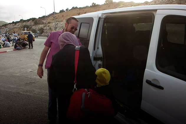Israelíes transportan voluntariamente a pacientes palestinos