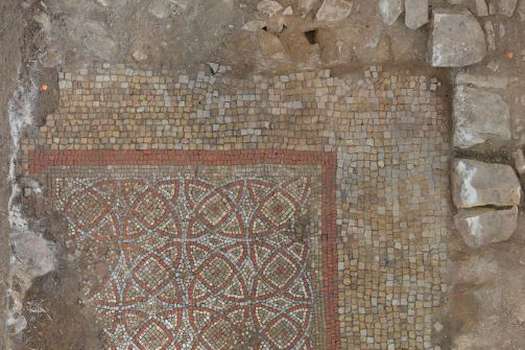 El mosaico que representa la Ilíada, encontrado en un sitio arqueológico de Rutland (Midlands, Reino Unido).