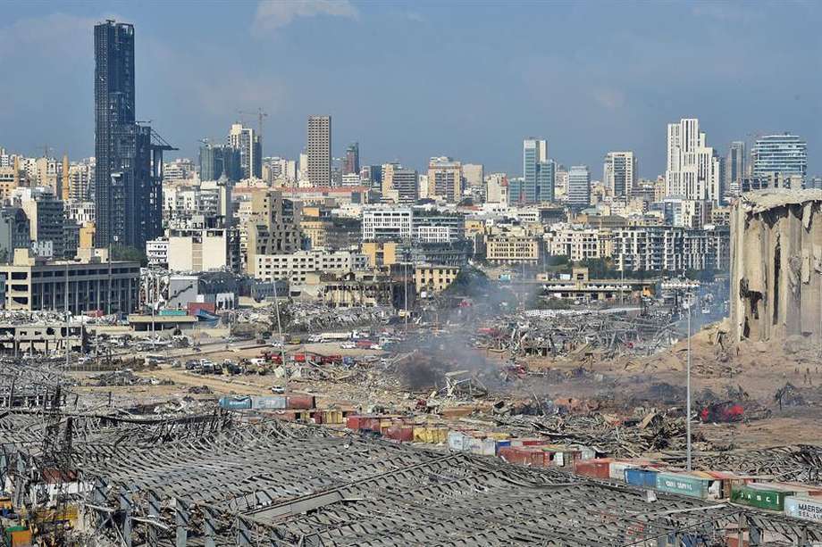 El Consejo Supremo de Defensa libanés decretó ayer Beirut como "zona catastrófica".