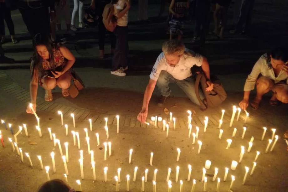 En varias ciudades del mundo se dieron cita colombianos residentes en el exterior para expresar su rechazo, uniéndose a la velatón nacional por los asesinatos de líderes sociales. / Cortesía