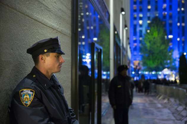 El suicidio de tres agentes en Nueva York alerta a la Policía de la ciudad