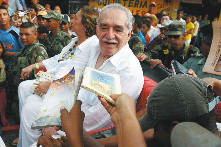 Gabriel García Márquez (6 de marzo de 1927 - 17 de abril de 2014) junto a su esposa Mercedes en uno de sus últimos recorridos públicos por el Caribe. / AFP 