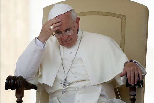 Papa reconoce "complicidad" de la Iglesia con curas pedófilos