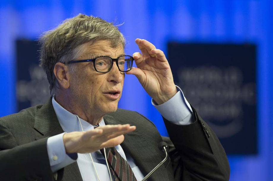 JCB148 DAVOS (SUIZA) 24/01/2014.- El fundador de Microsoft, Bill Gates, interviene en la 44 edición del Foro Económico Mundial de Davos en Suiza hoy, viernes 24 de enero de 2014. EFE/Jean-Christophe Bott
