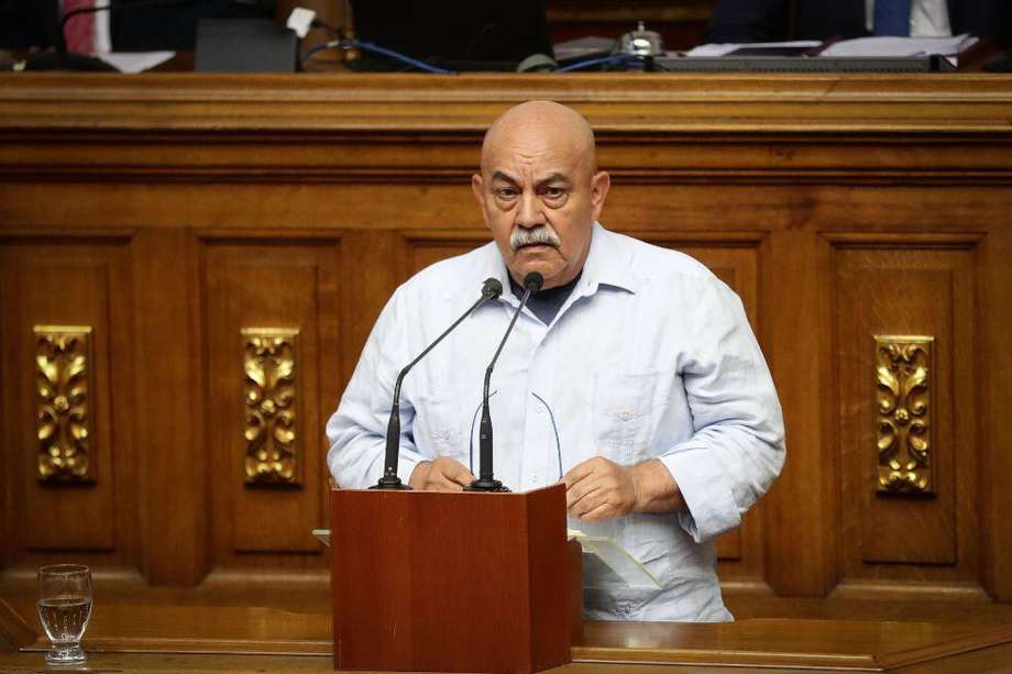 El diputado oficialista Darío Vivas durante una sesión de la Asamblea Nacional venezolana, en 2019. Hoy se informó que murió por causas relacionadas con COVID-19.