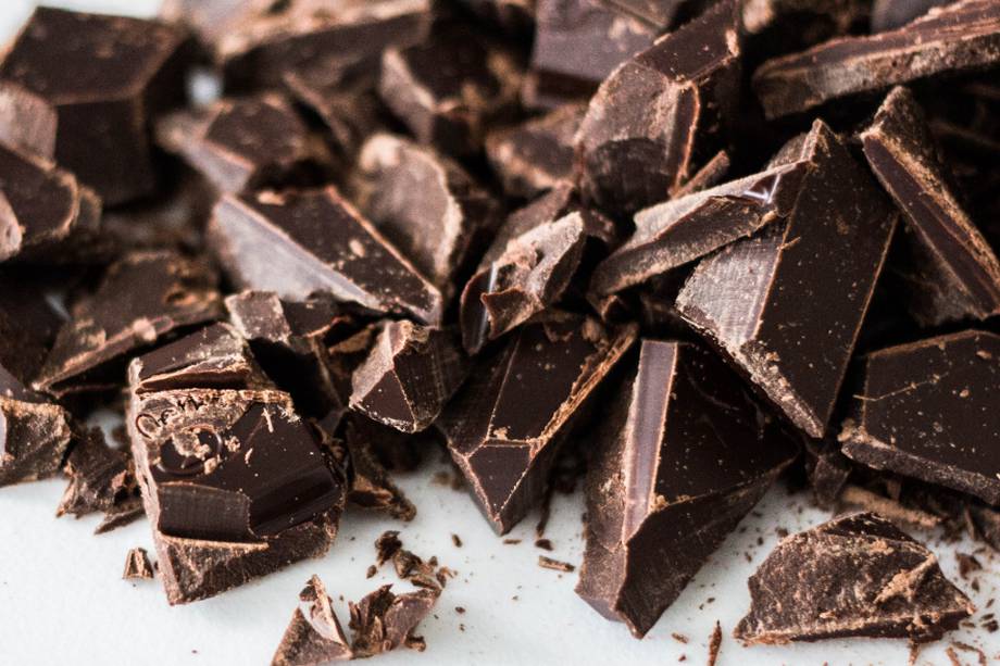 Incluir el chocolate amargo en la dieta trae beneficios.