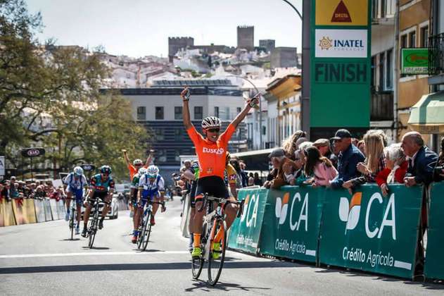 Sergio Higuita ganó la cuarta etapa de la Vuelta al Alentejo