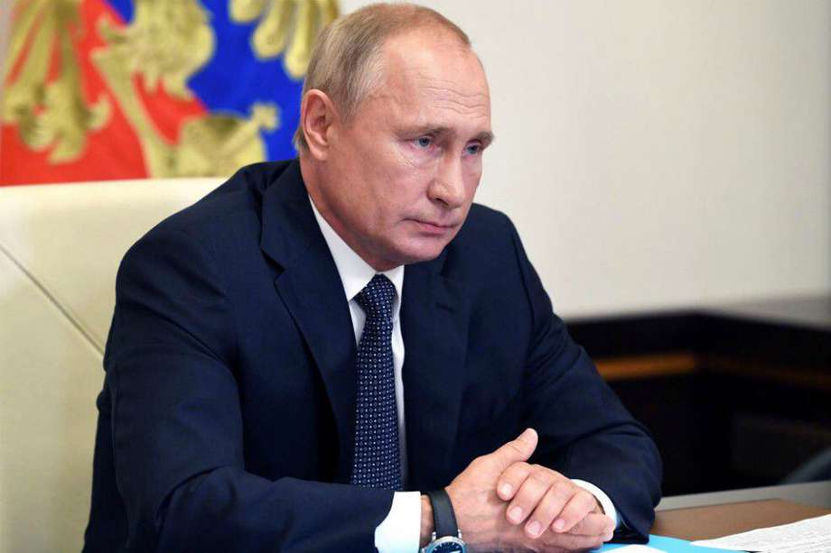 El presidente de Rusia, Vladimir Putin, dice que las sanciones de la Unión Europea son "inamistosas". / AFP