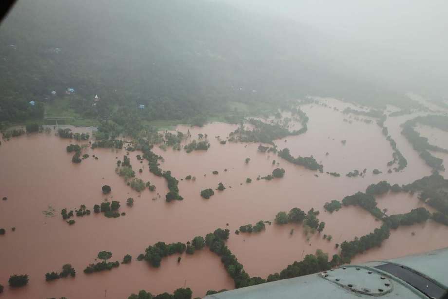 Las lluvias han dejado numerosas víctimas y daños materiales en India.