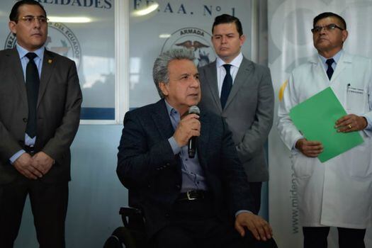 El Presidente de Ecuador Lenin Moreno durante una rueda de prensa luego de que resultaran heridos tres soldados de su país tras un ataque de grupos armados en la localidad de Mataje en la provincia de Esmeraldas. / AFP