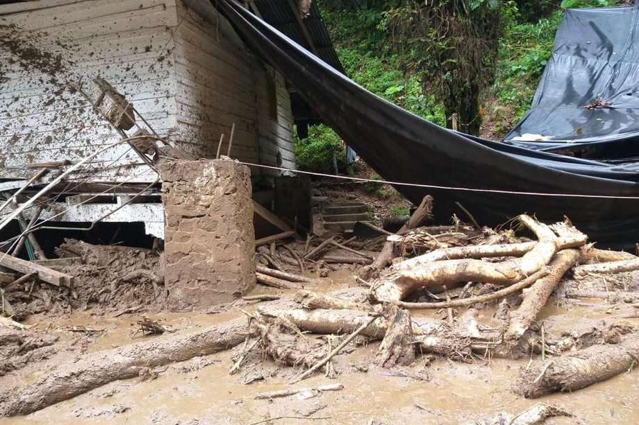 Son 37 los municipios de Antioquia que tienen alerta roja por posibles deslizamientos de tierra.