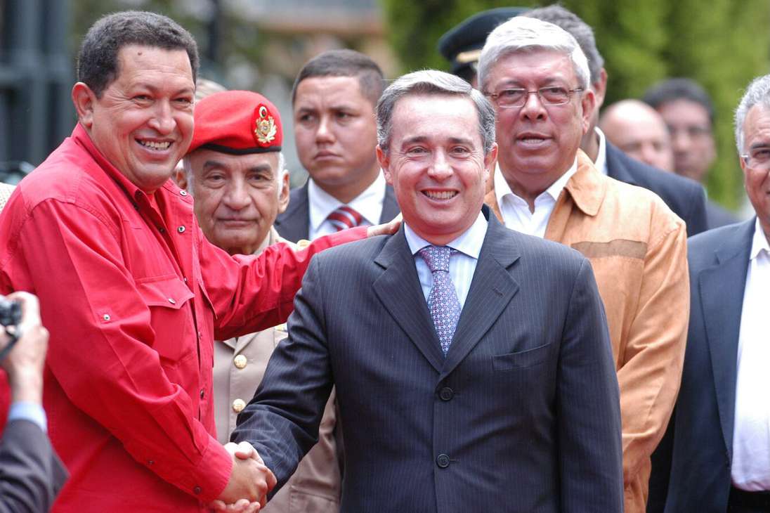 La cooperación de Venezuela en la liberación de secuestrados en poder de las Farc incluyó no solo la mediación directa del presidente Hugo Chávez, sino la utilización de aeronaves venezolanas en las operaciones humanitarias, como ocurrió durante la liberación de Clara Rojas y Consuelo González de Perdomo, en enero de 2008.