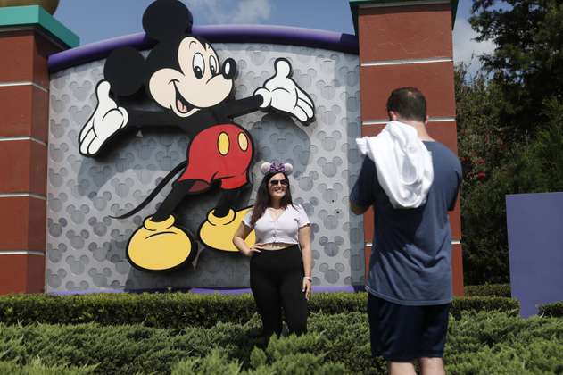 Disney World reabre sus puertas en pleno aumento de contagios por COVID-19