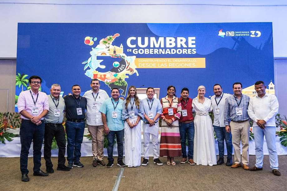 Gobernadores se unen, en cumbre en Cartagena, para pedirle a Petro más recursos.