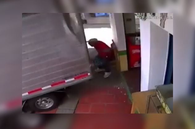 Video: en Guatapé un hombre fue arrollado por un camión y salió vivo