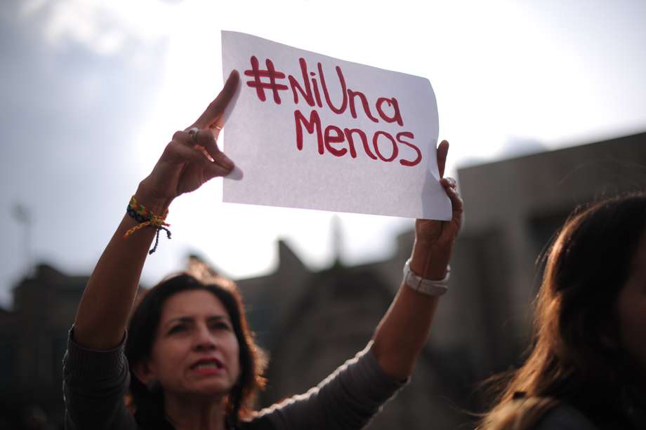 (Imagen de archivo) Protestas frente a la Fiscalía para exigir justicia contra los feminicidios.