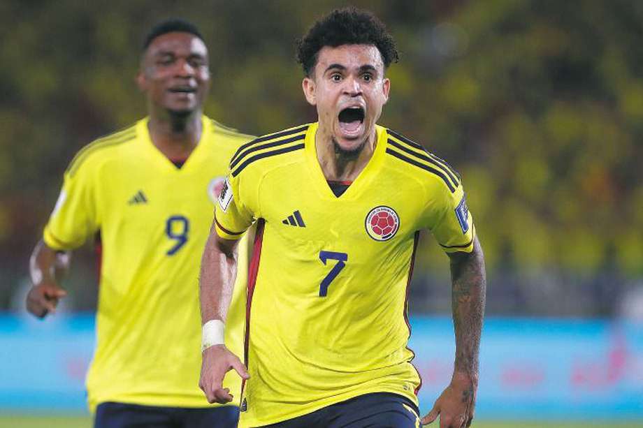 El delantero guajiro Luis Díaz marcó doblete y fue la gran figura en la victoria de Colombia 2-1 sobre Brasil, en  el estadio Metropolitano de Barranquilla.   / AP