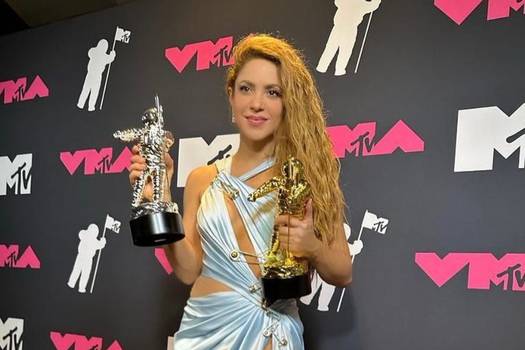 Shakira fue el centro de atención en los VMA's. 
