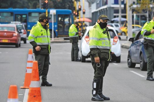 En Bogotá hay un déficit de aproximadamente 9.000 policías, según la Secretaría de Seguridad. 