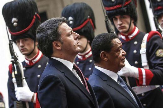 El primer ministro italiano, Matteo Renzi, reconoció estar “triste” por el rechazo en un plebiscito al acuerdo de paz en Colombia. / EFE 
