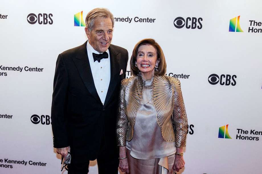 Paul Pelosi conoció a Nancy D’Alesandro cuando ambos eran estudiantes en Washington D. C. y se casaron en 1963. La pareja tiene cinco hijos.