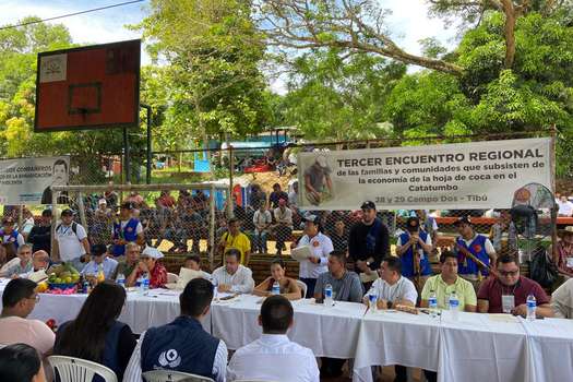 Más de mil campesinos de distintas partes del Catatumbo acudieron al encuentro cocalero en Campo Dos. De parte del Gobierno acudió Raúl Delgado, director de la Agencia de Renovación del Territorio.