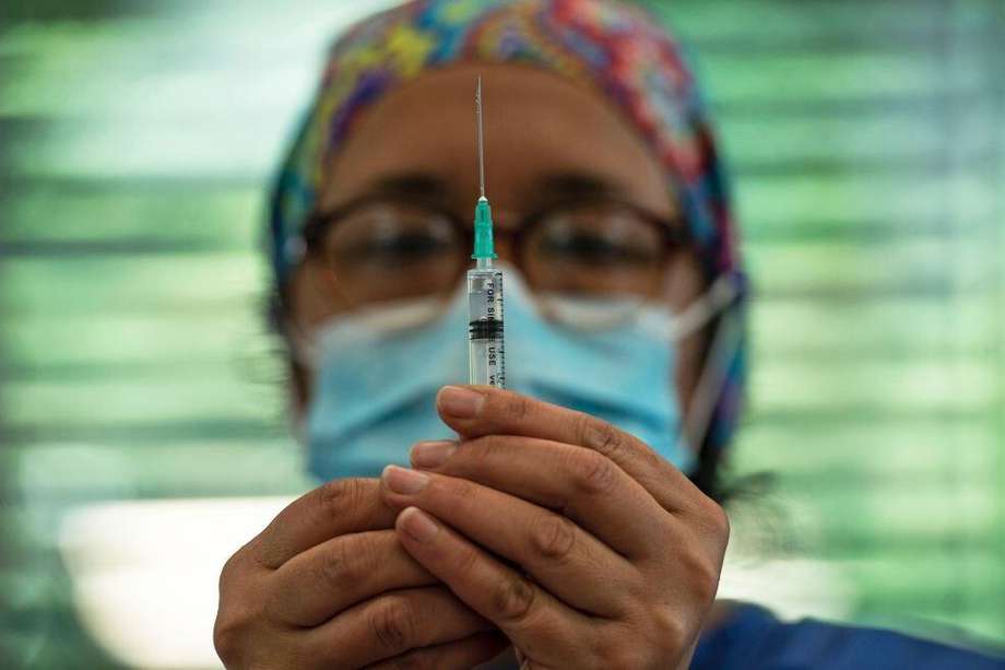 Se han administrado más de 7.250 millones de dosis de la vacuna contra el covid-19 en todo el mundo, según un recuento de la AFP.

