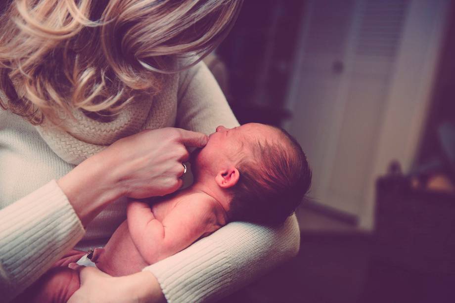 La piel del bebé recién nacido es tierna e inmadura y requiere protección especial.