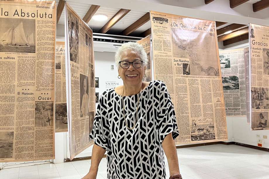 Hazel Robinson, escritora de la columna dominical “Meridiano 81”, que se publicó de 1959 a 1962.