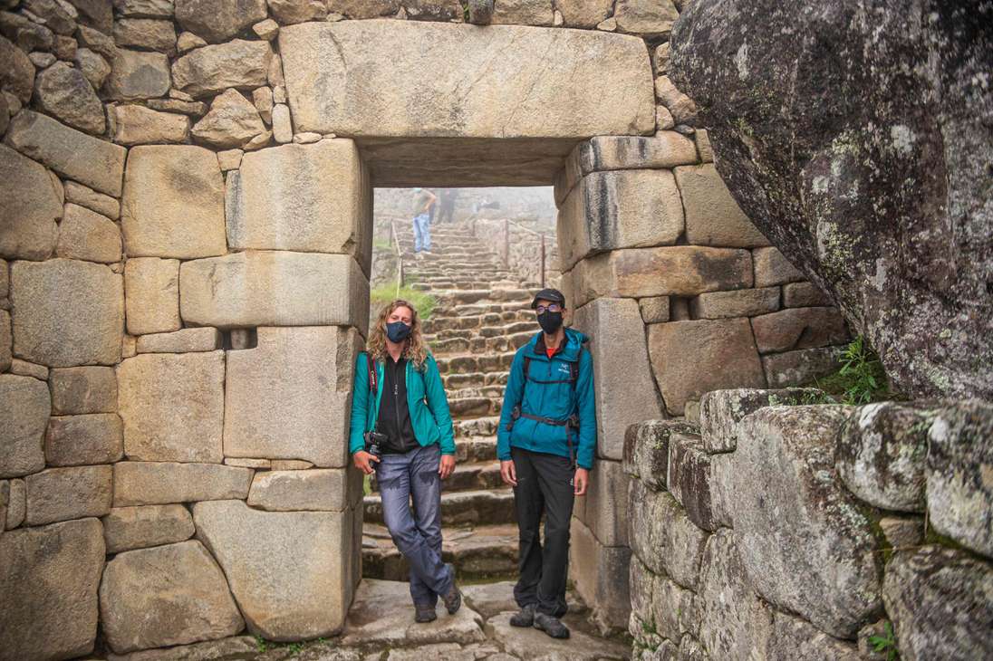 Tras la reapertura renacen las esperanzas en Cusco, la antigua capital del imperio inca, y en los pueblos del Valle Sagrado de los Incas, que son paso obligado hacia Machu Picchu y que enfrentan una aguda crisis económica como secuela de la pandemia, pues el 70% de su gente vivía del turismo.