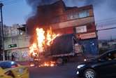 Bomberos investigan las causas de camión que terminó incendiado en Ciudad Bolívar