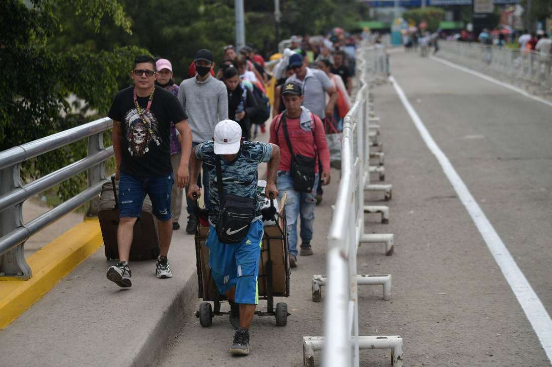 Reapertura de la frontera colombo-venezolana.