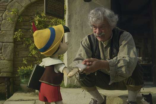 Imagen de archivo 
Este año Pinocchio de Disney está nominada a Peor Película en los Razzie, mientras la Pinocchio de Guillermo del Toro a  Mejor Película de Animación en los Oscar.