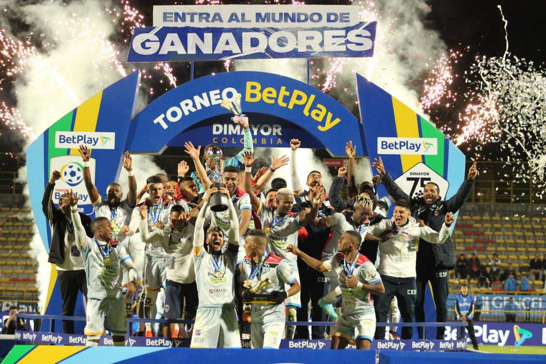 Los jugadores del equipo capitalino, celebras su ascenso. Fortaleza venció a Cúcuta 2-1 en la serie final del segundo semestre del Torneo BetPlay.