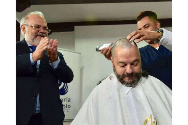 El defensor del Pueblo donó su cabello en solidaridad con los pacientes de cáncer