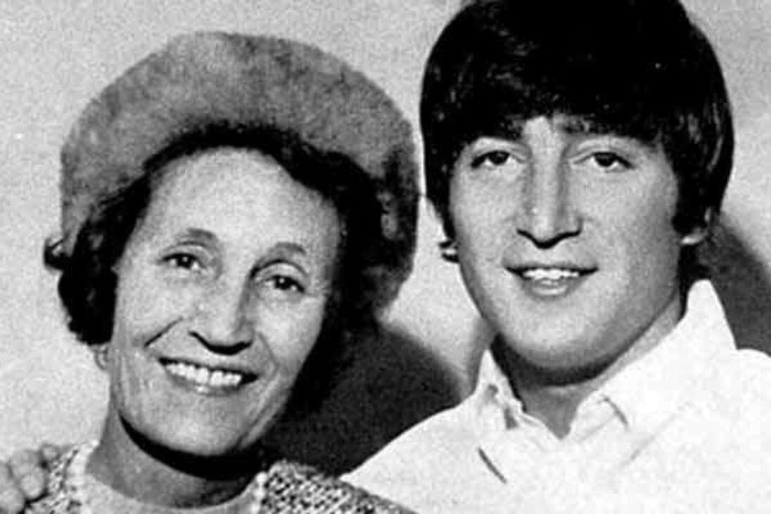 Ella es la mamá de John Lennon, la primera mujer que lo acercó a la música