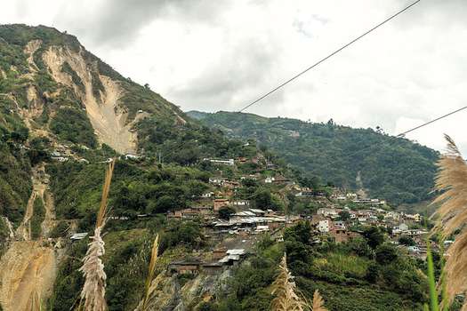 Los mineros tradicionales del municipio protestan en contra de proyectos de la multinacional Aris Gold.
