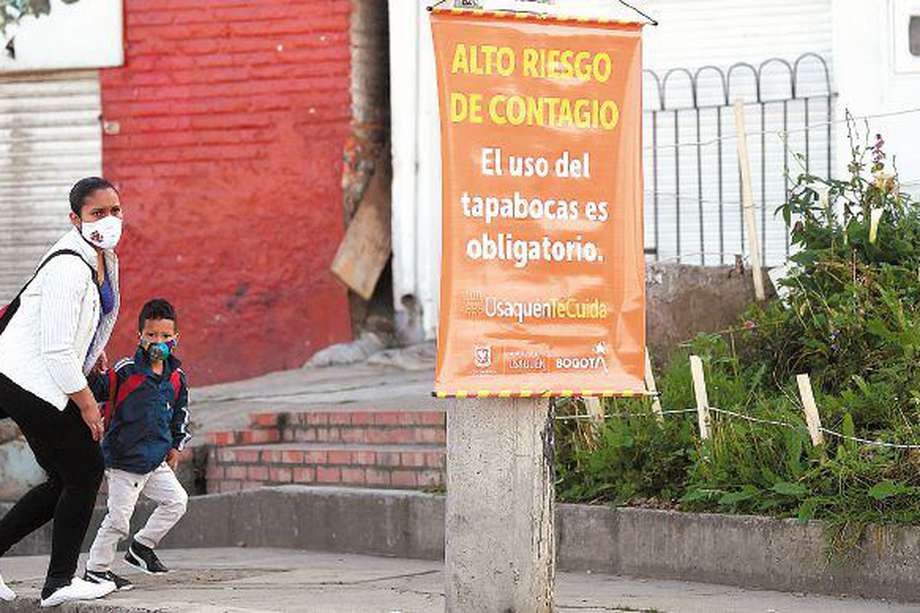 La alcaldesa de Bogotá, Claudia López, anunció el levantamiento de la restricción teniendo en cuenta que Bogotá pasó de alerta roja a alerta naranja. 