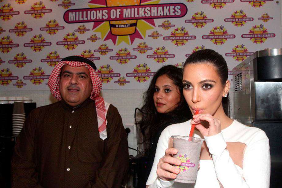 Kim Kardashian en la apertura de una franquicia de batidos. / AFP
