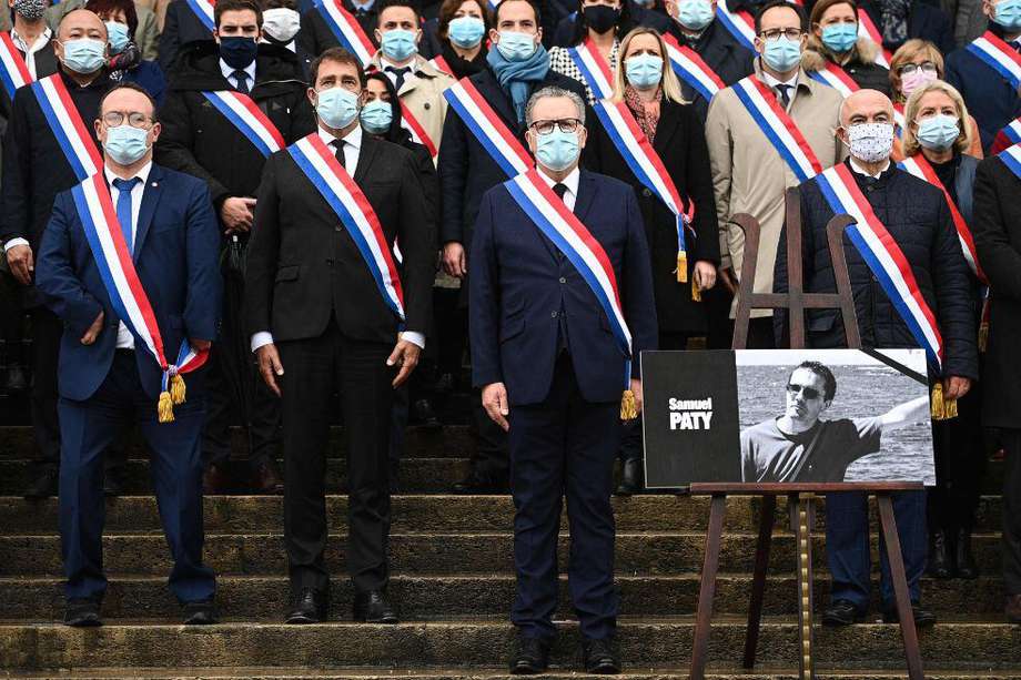 La Asamblea Nacional de Francia le rindió homenaje a Samuel Paty, profesor decapitado el viernes, por un extremista islámico.