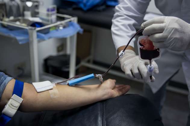 Cruz Roja de EE. UU. levantó restricciones a gais y bisexuales para donar sangre
