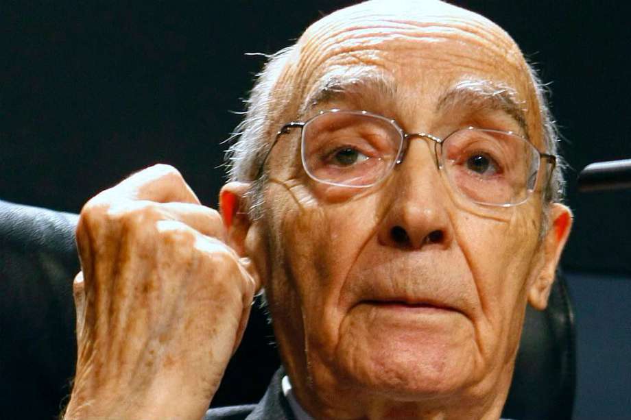 José Saramago, Premio Nobel de Literatura 1998, nació en 1922 en Portugal y murió el 18 de junio de 2010 en España.