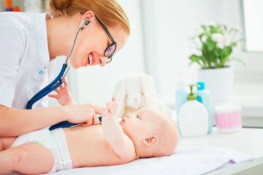 pediatra, bebé, cuidados del bebé, cuidados pediátricos