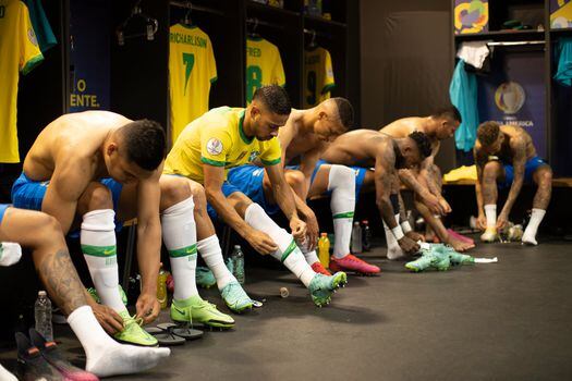 Brasil tiene puntaje perfecto en las Eliminatorias, pero su fútbol no llena los ojos de su gente.