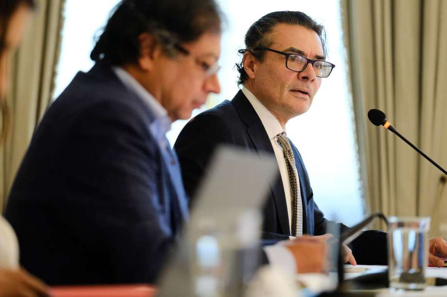 El ministro de Educación, Alejandro Gaviria, presentó algunas de sus preocupaciones frente al debate sobre la reforma a la salud. 
