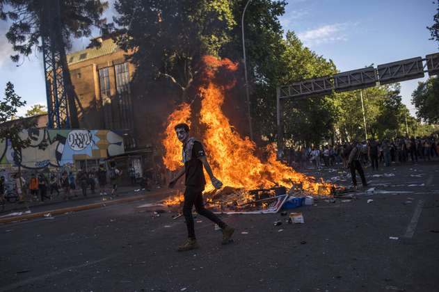 Presidente chileno ofrece concesiones sociales ante crisis